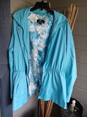 dennis by dennis basso Teal blue rain/trench coat Removable hood Size XL